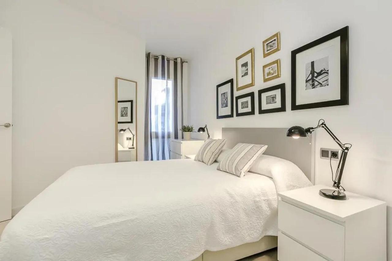 51Sam1021 - Modern Apartment Near Montjuic Barcelona Eksteriør billede
