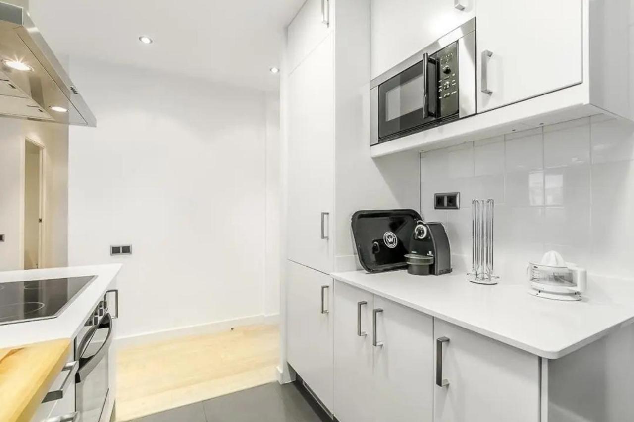 51Sam1021 - Modern Apartment Near Montjuic Barcelona Eksteriør billede