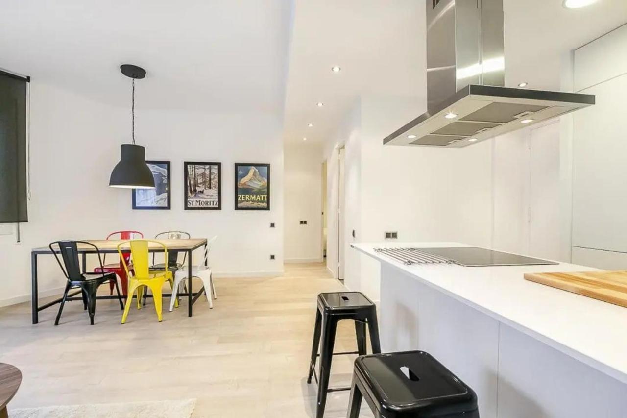 51Sam1021 - Modern Apartment Near Montjuic Barcelona Eksteriør billede